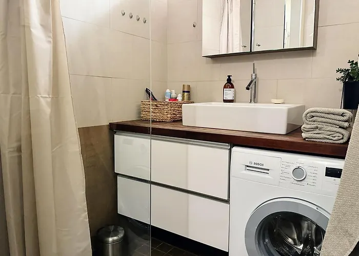 Scandinavian - Jugend In Ullanlinna Lägenhet *